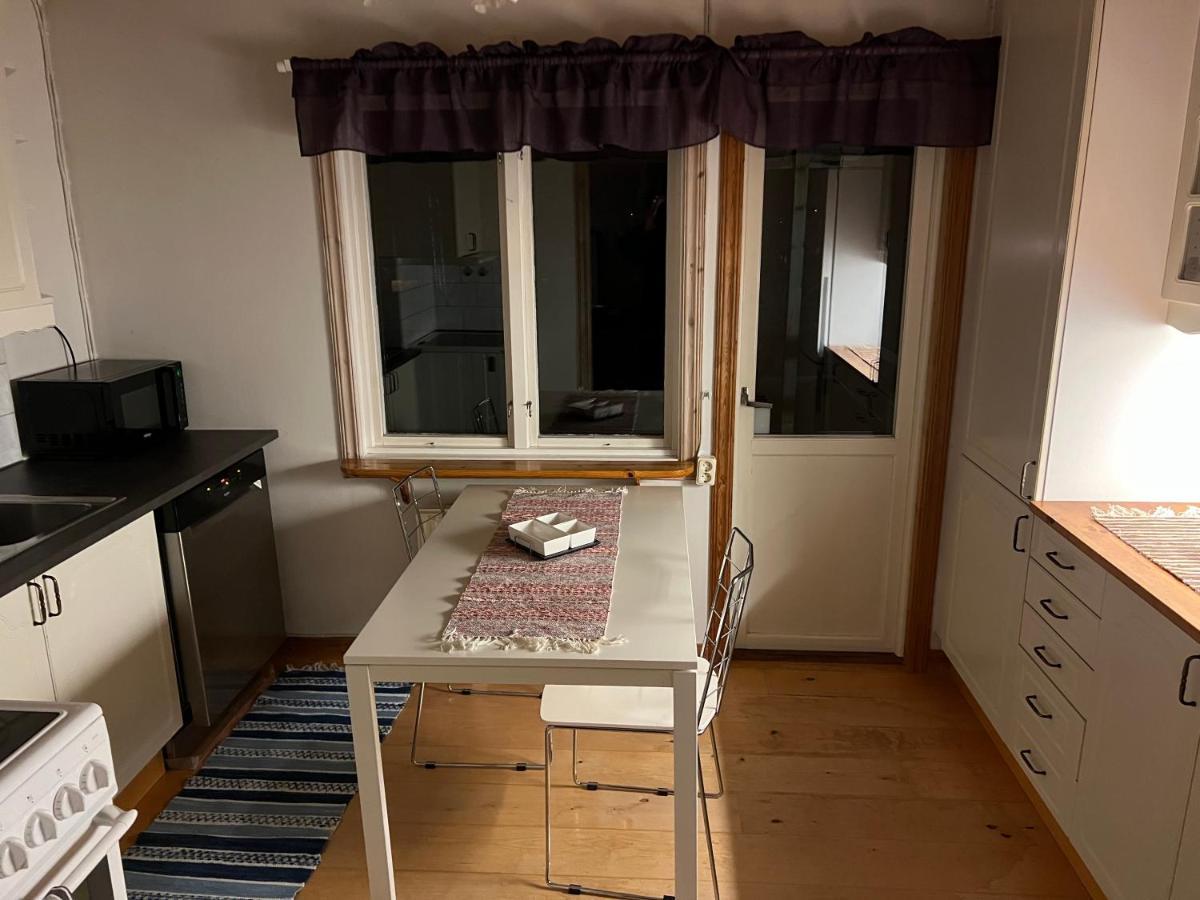Lillhuset * Jarbo